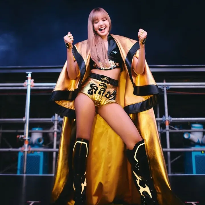 리사 (BLACKPINK)의 최신 사진