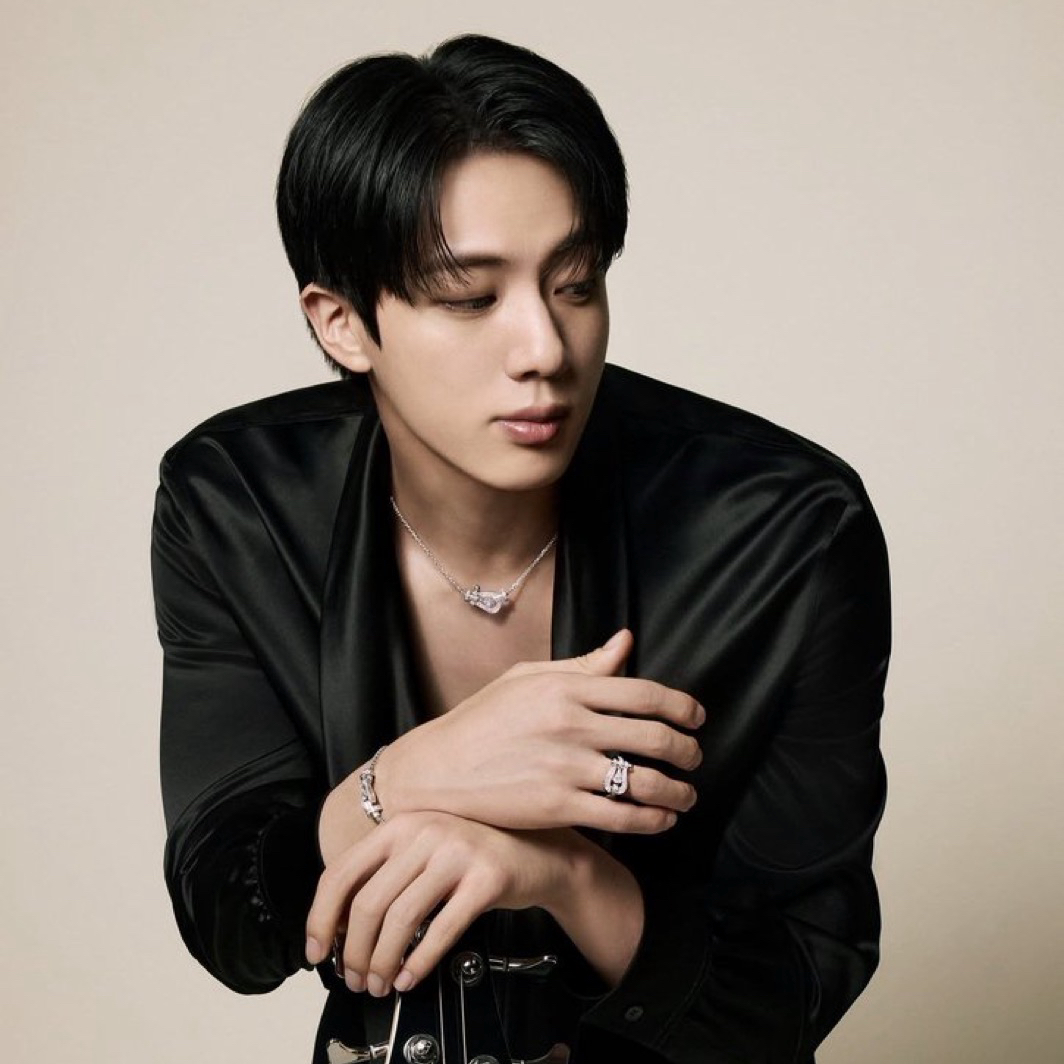 Foto aktivitas terbaru Jin (BTS)