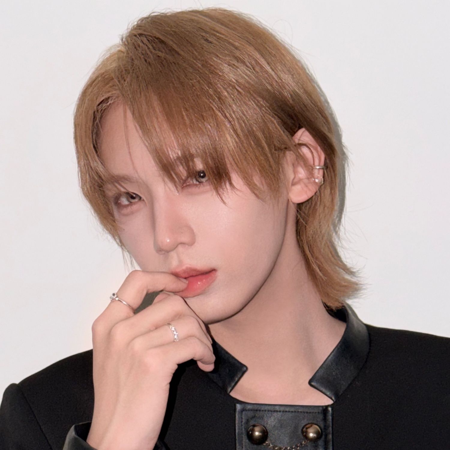 A moment captured by Zhang Shuaibo (AHOF)'s fan