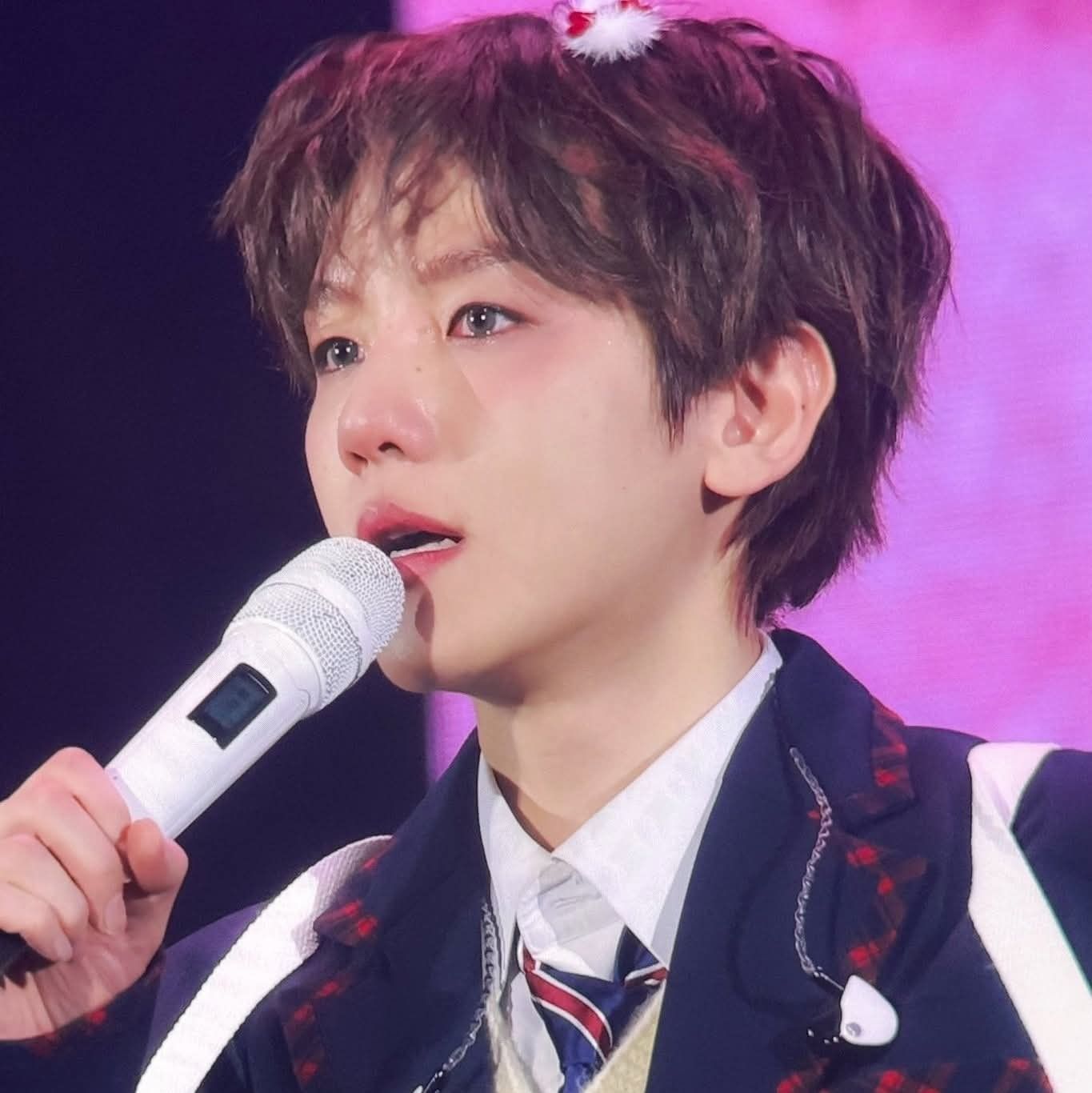 백현 (EXO)의 비하인드 컷