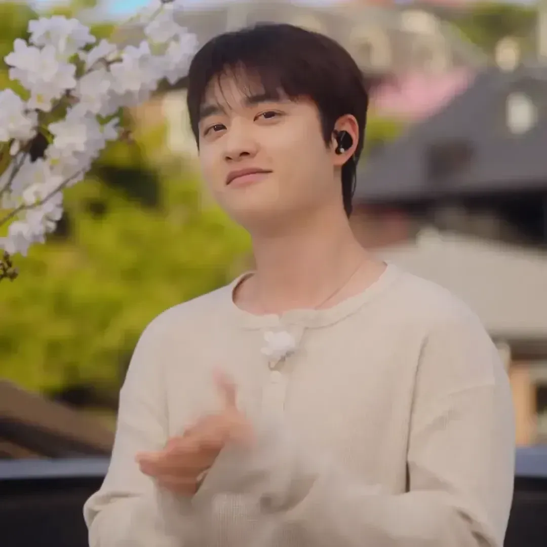 Foto aktivitas terbaru D.O. (EXO)