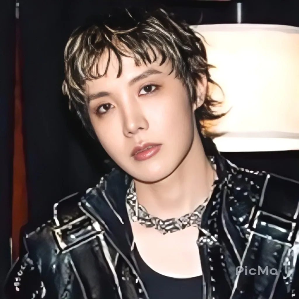 제이홉 (방탄소년단)의 최신 사진