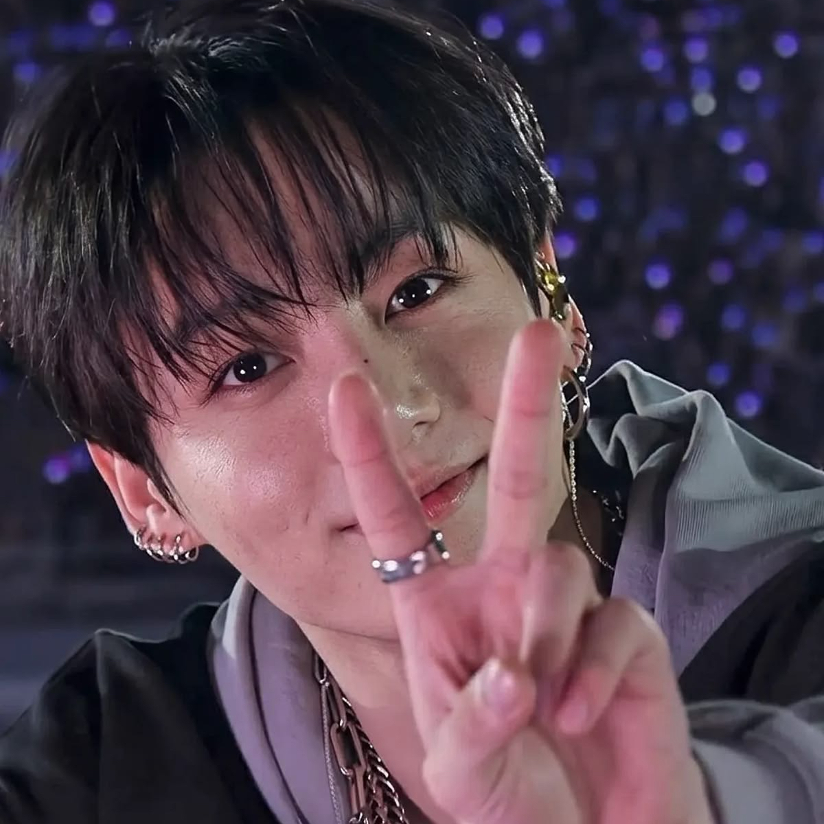 Foto aktivitas terbaru Jungkook (BTS)