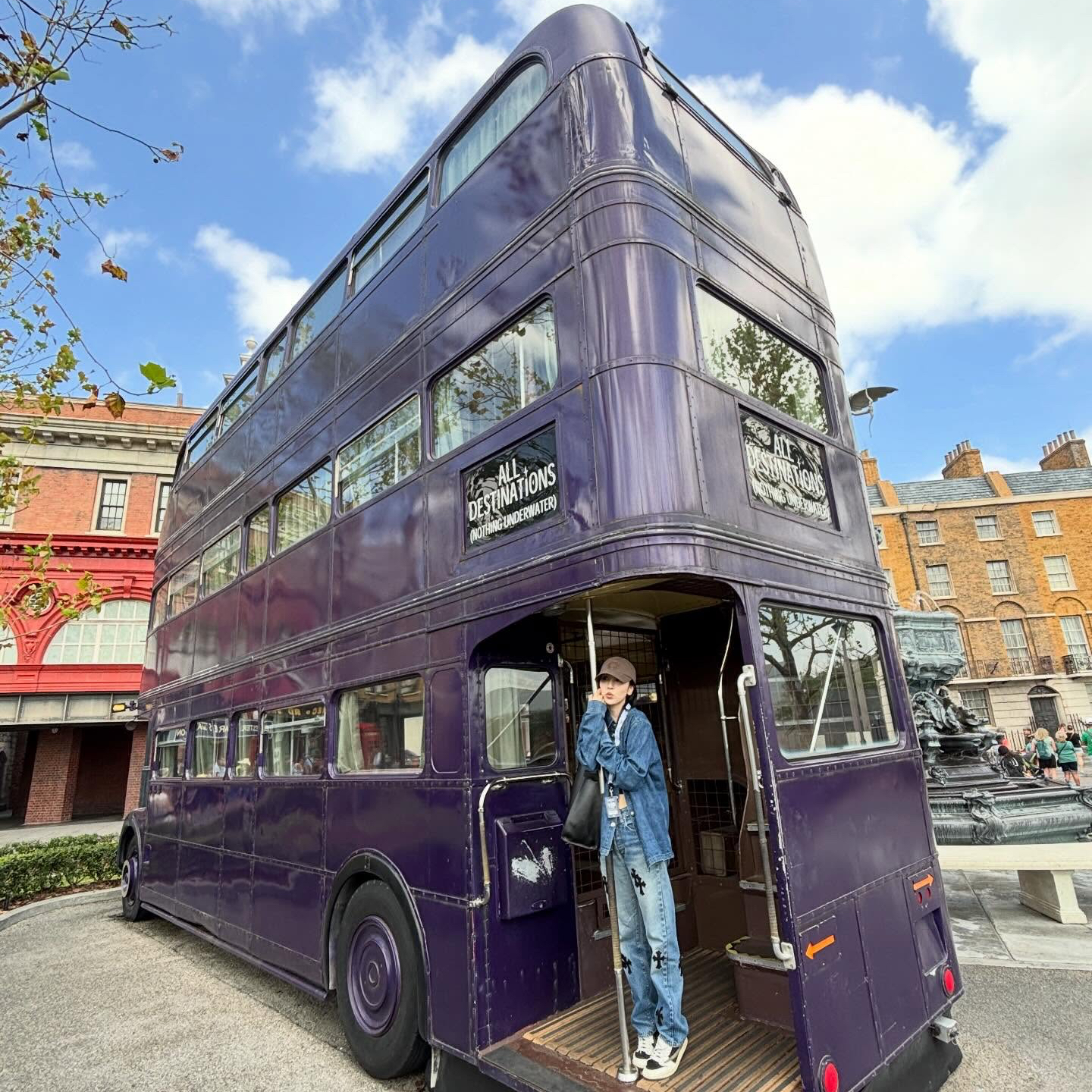 Foto aktivitas terbaru Mina (TWICE)