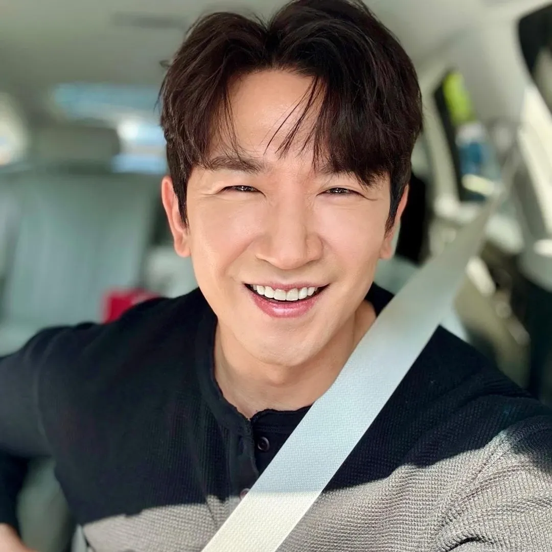 Behind-the-scenes cut of Lee Minwoo (SHINHWA)