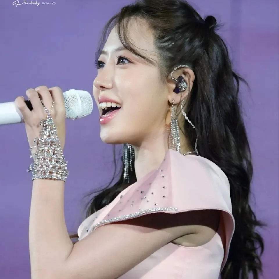 Behind-the-scenes cut of Kim Namjoo (Apink)