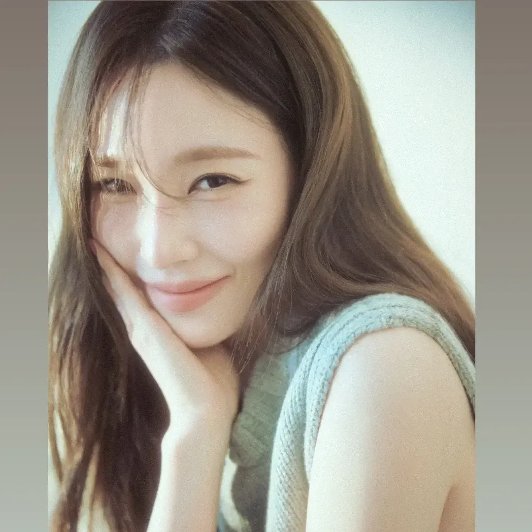 A moment captured by Tiffany Young (Girls' Generation)'s fan