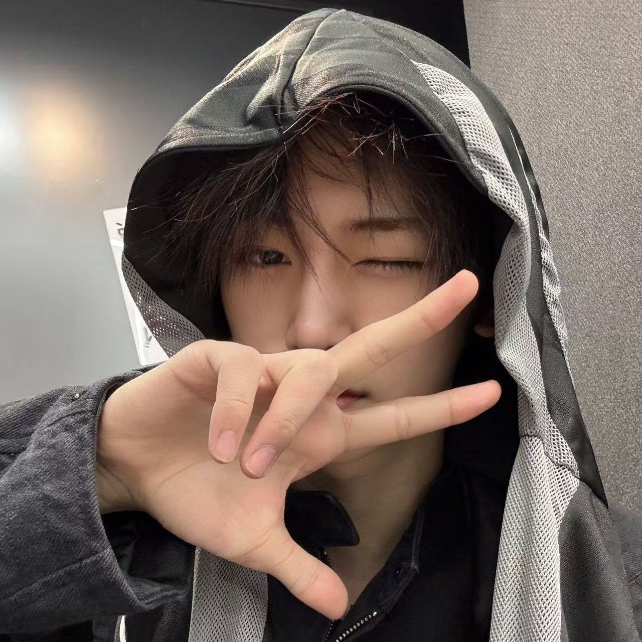 A moment captured by Zhou Anxin (ALPHA DRIVE ONE)'s fan