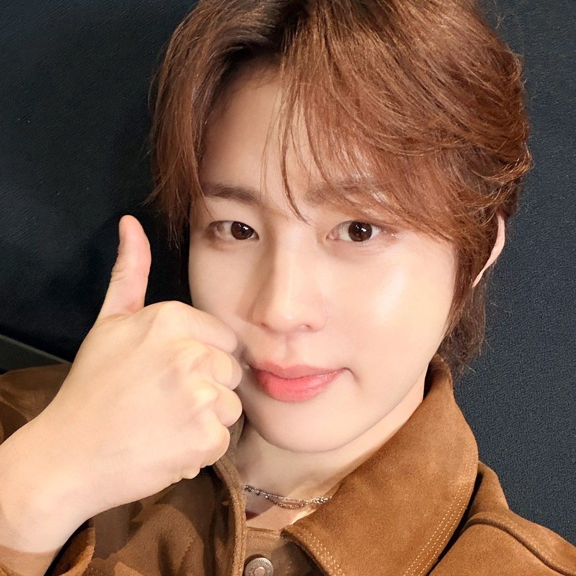 Foto aktivitas terbaru Ha Sungwoon