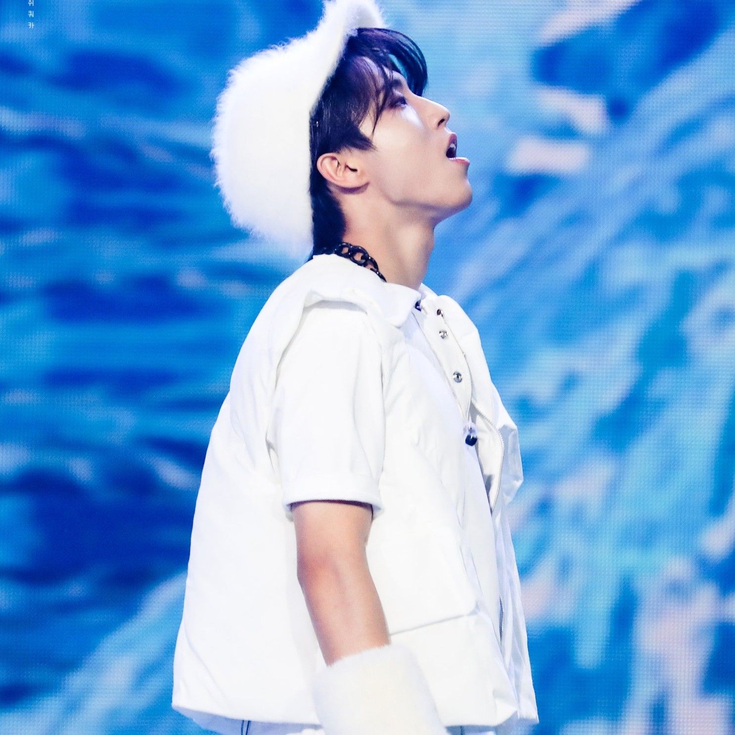 Behind-the-scenes cut of HAN (Stray Kids)