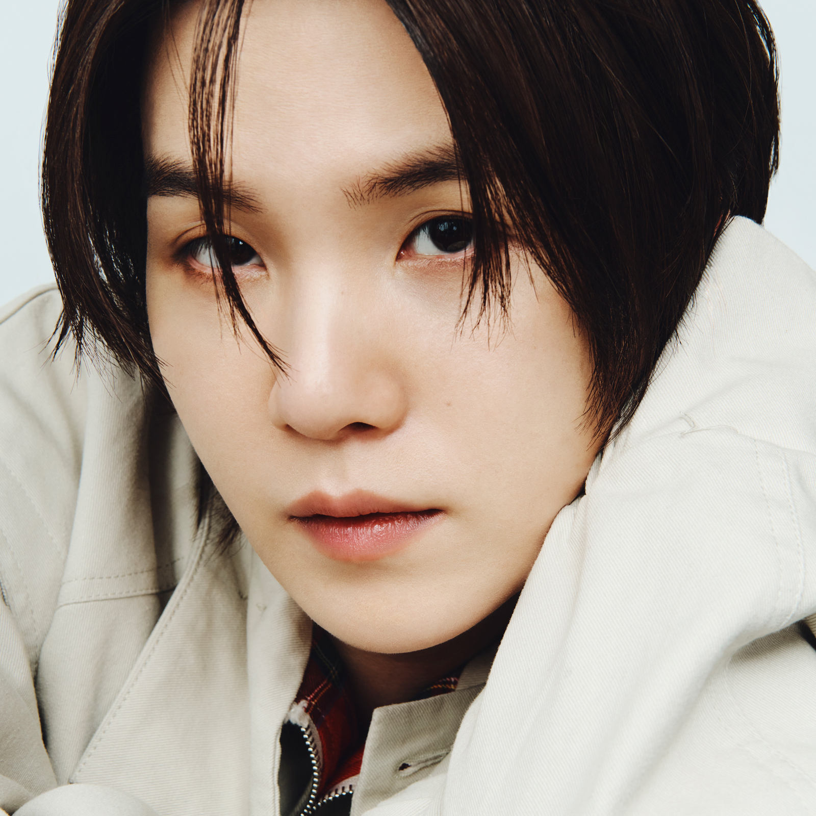 Foto aktivitas terbaru SUGA (BTS)