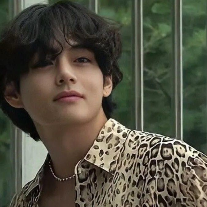 Latest photo of V (BTS)