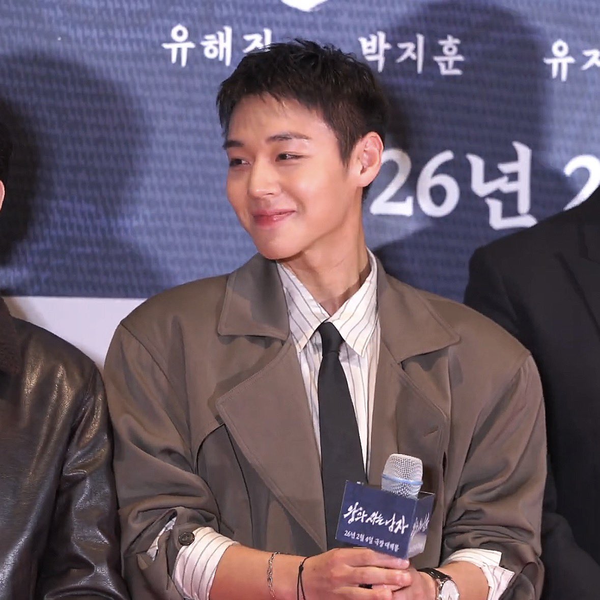 朴志訓的最新活動照片