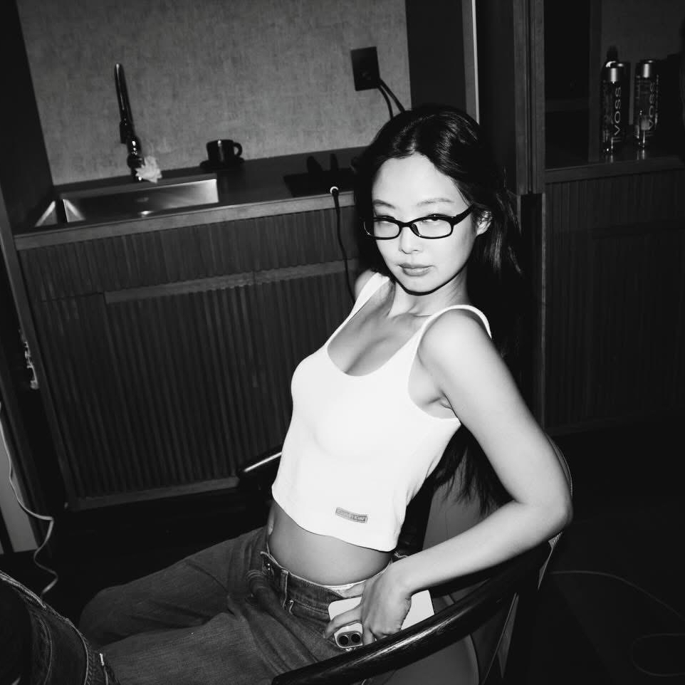 Recent activity shot of Jennie (BLACKPINK)