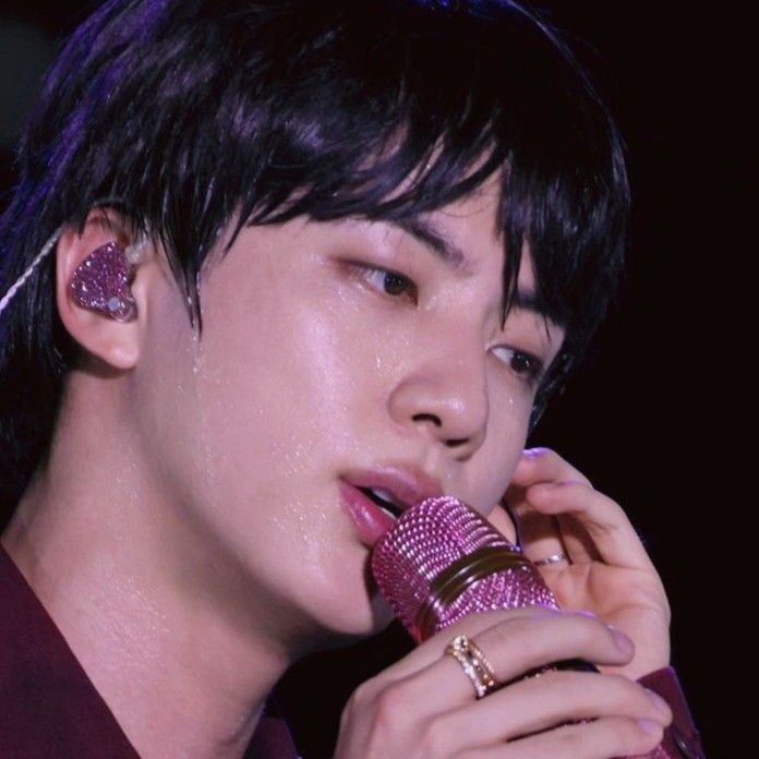 ジン (BTS)の最近の活動写真