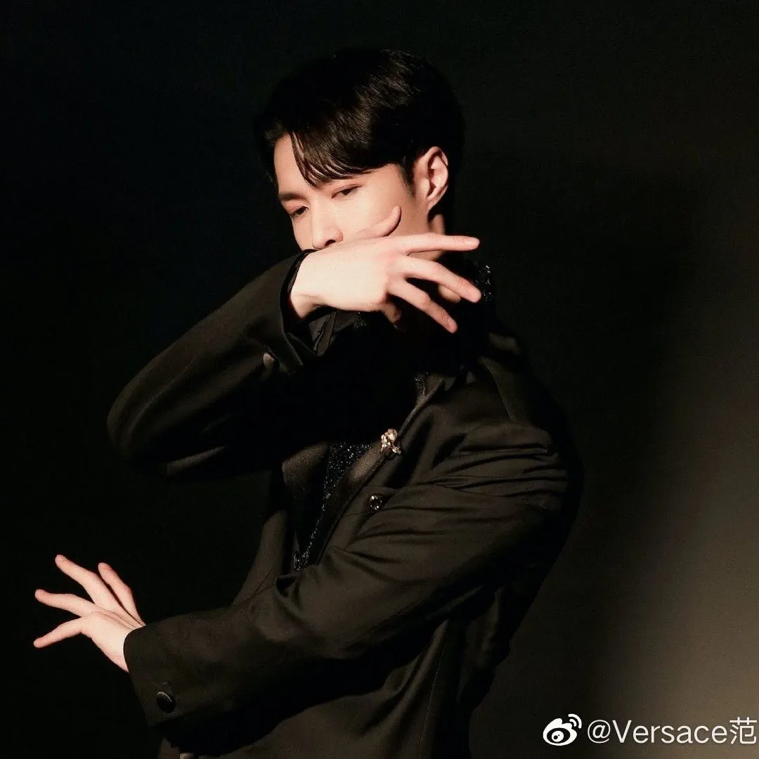 Behind-the-scenes cut of EXO