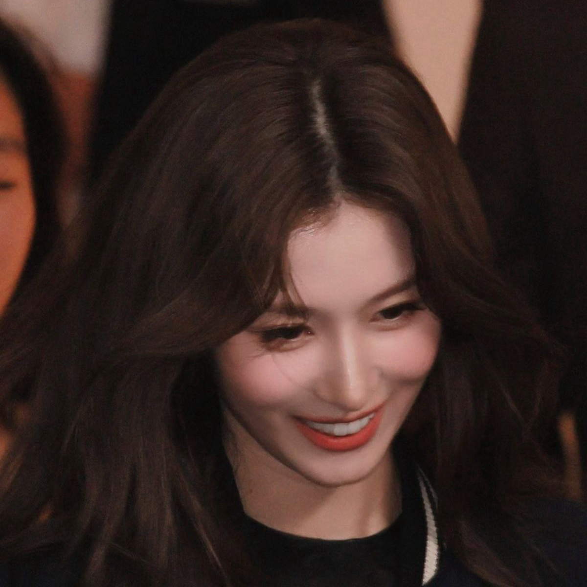 Foto aktivitas terbaru Sana (TWICE)