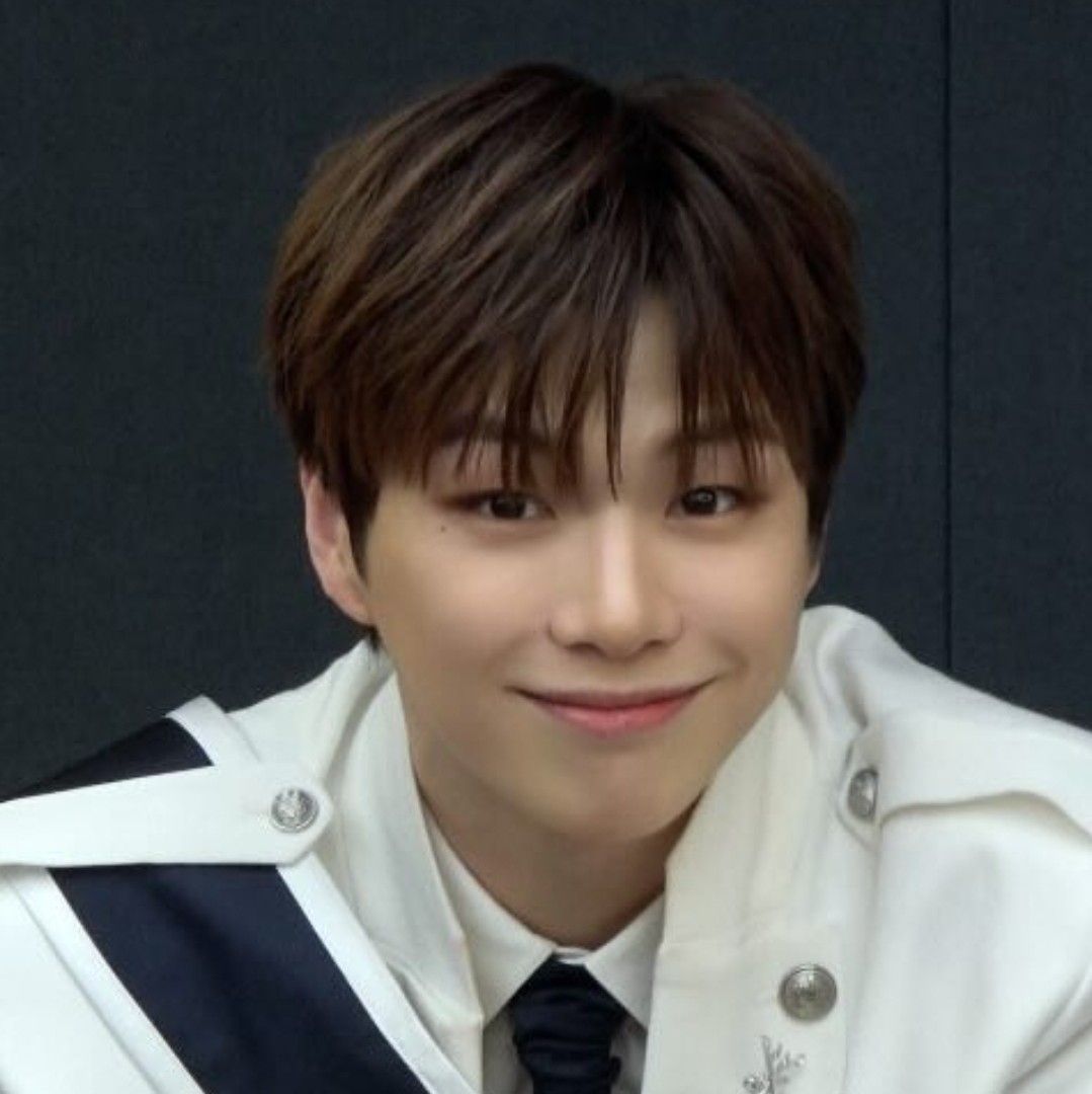 강다니엘 최근 활동샷