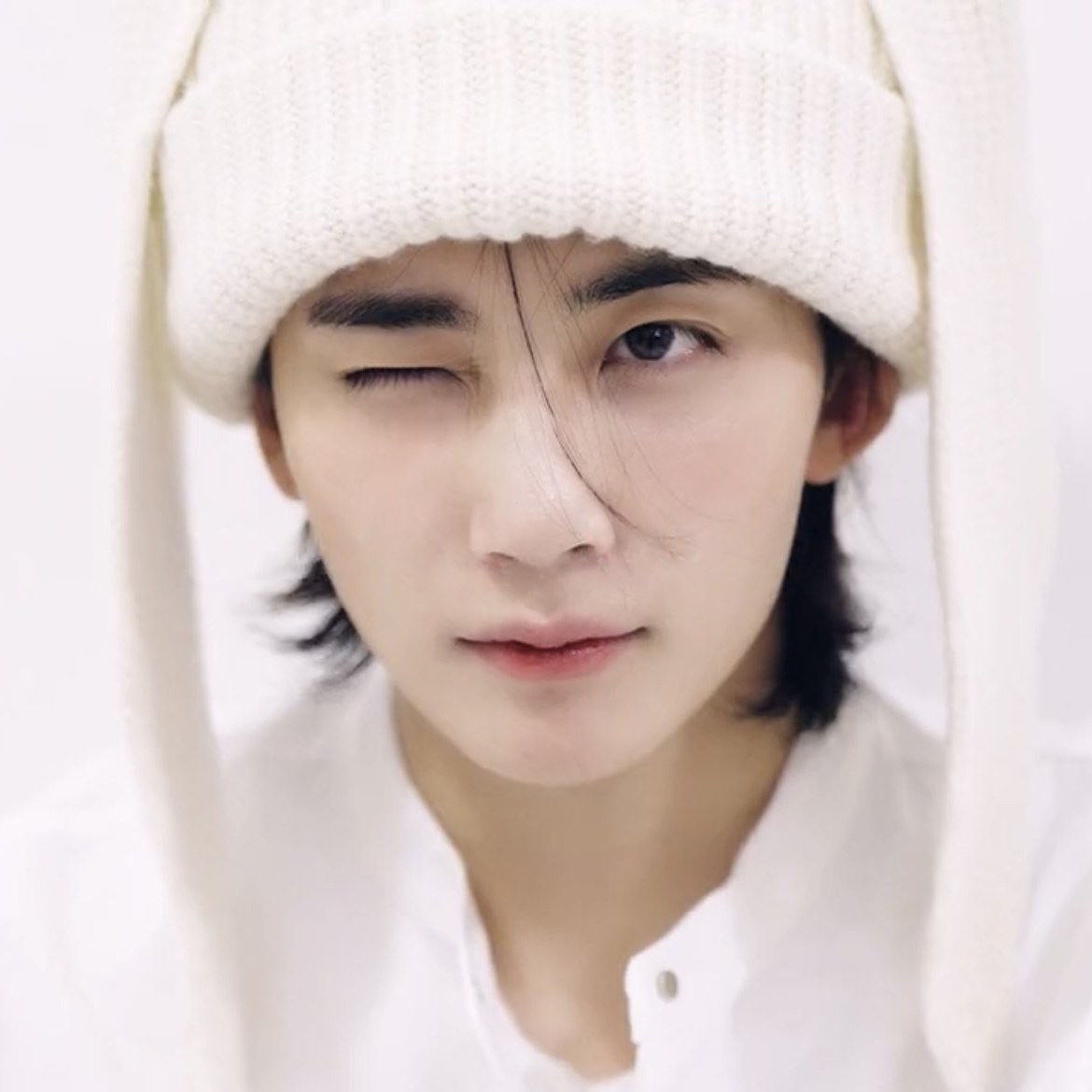 A moment captured by Jeonghan (SEVENTEEN)'s fan