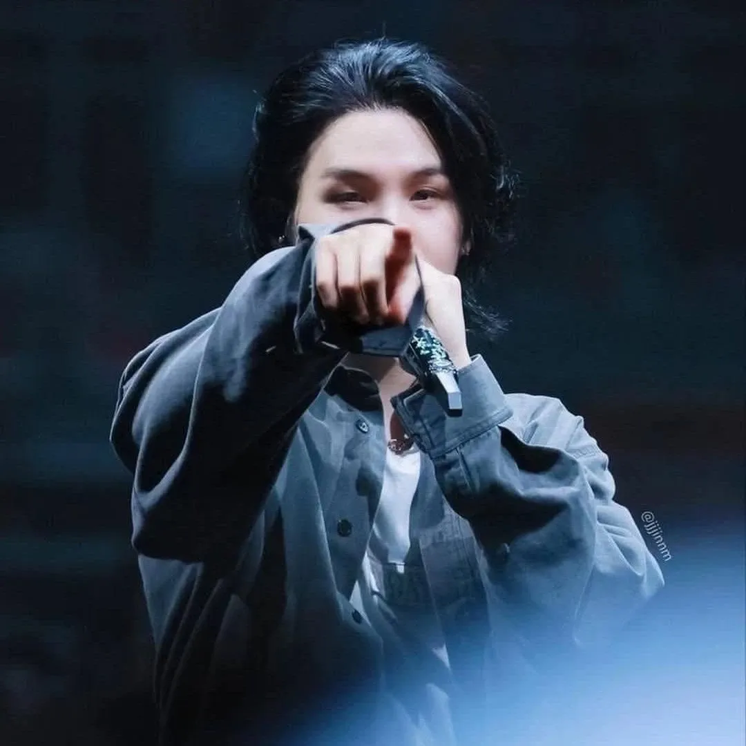 A moment captured by SUGA (BTS)'s fan