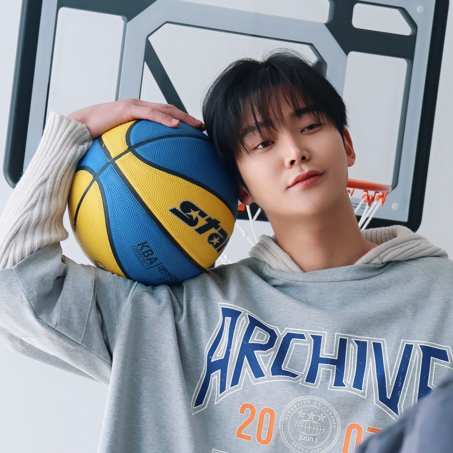 A moment captured by Rowoon's fan