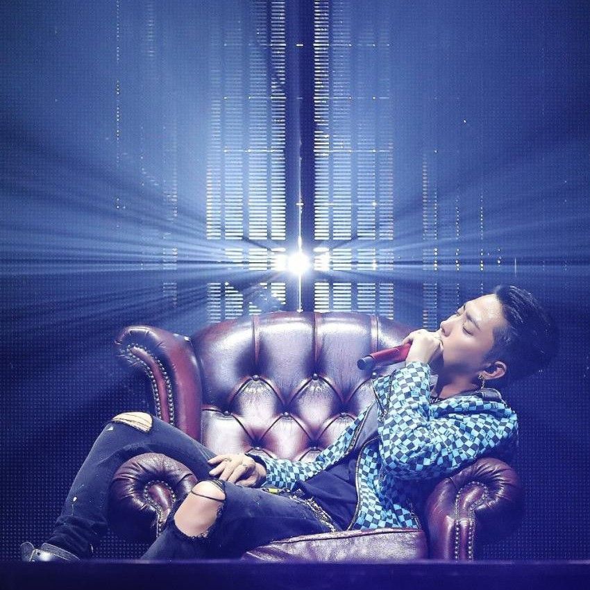 Latest photo of Eun Jiwon (SECHSKIES)