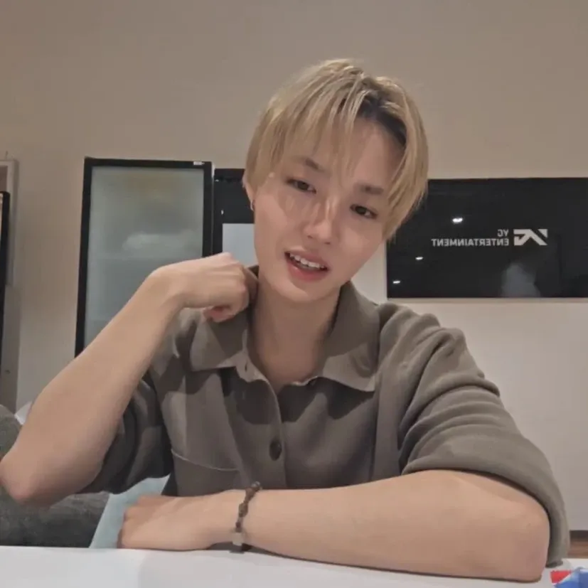 Latest photo of Doyoung (TREASURE)