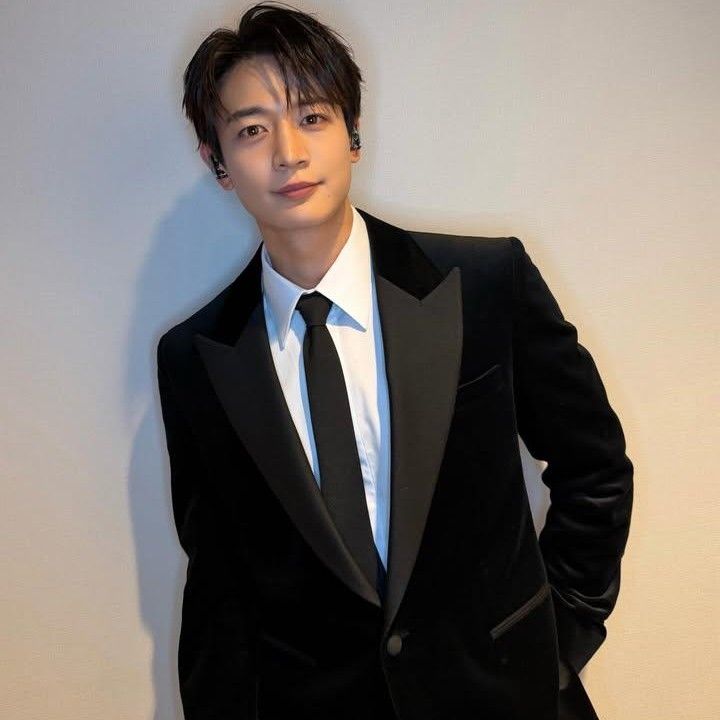 Behind-the-scenes cut of Minho (SHINee)