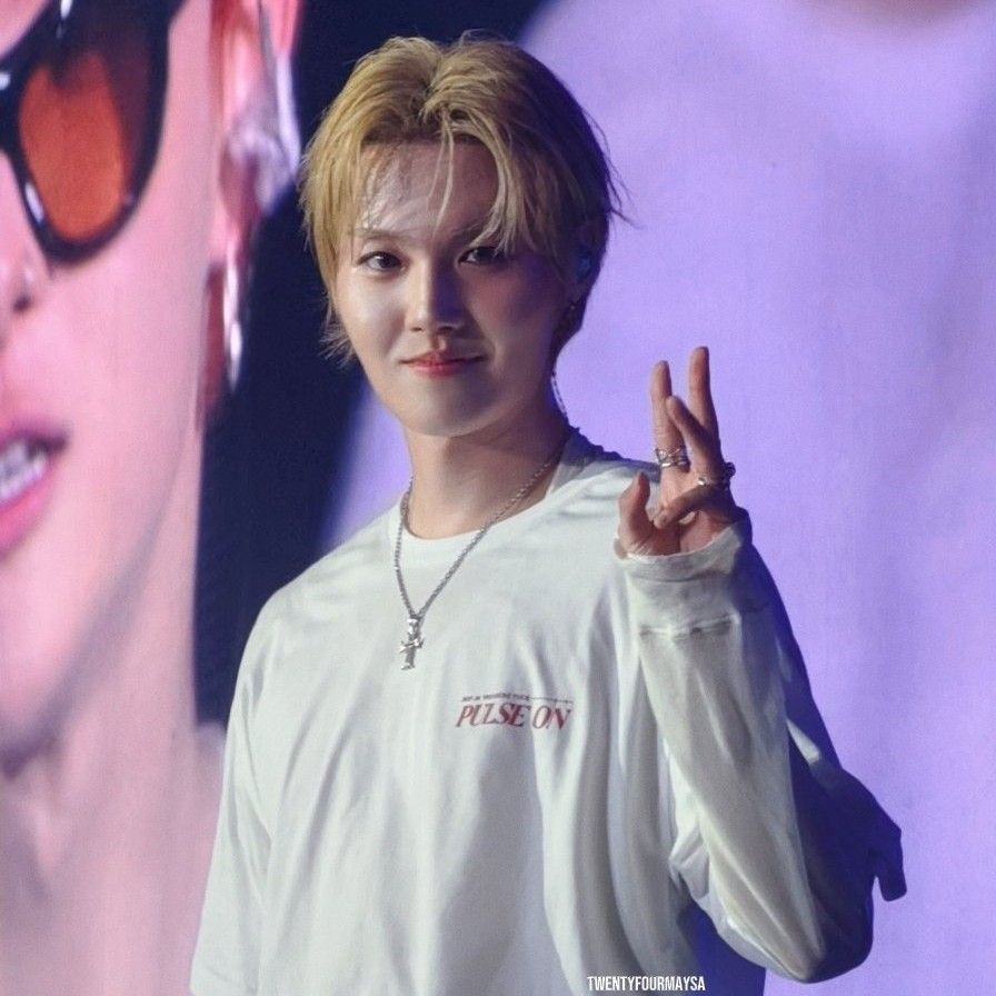 Recent activity shot of Doyoung (TREASURE)