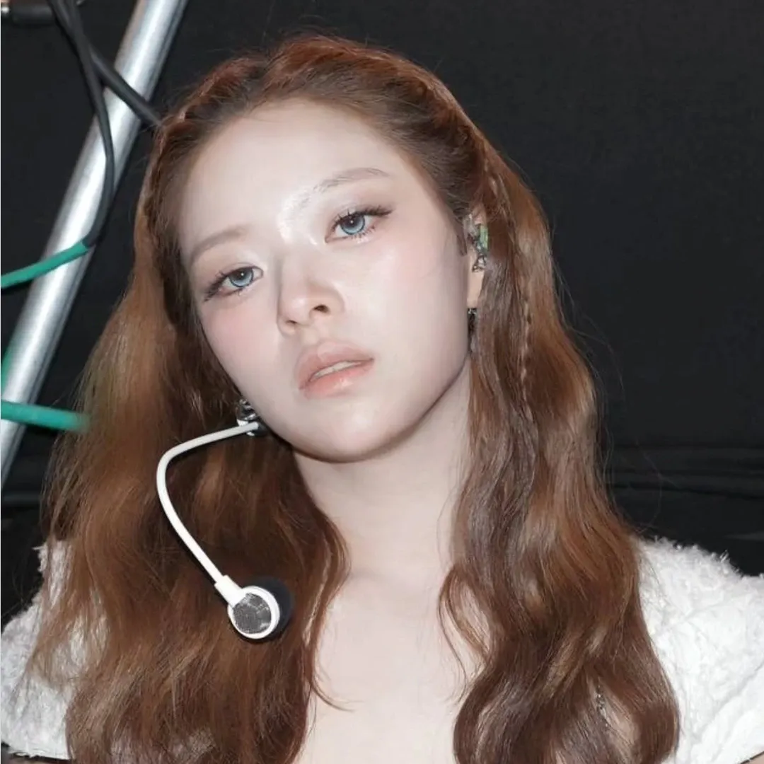 Latest photo of Jeongyeon (TWICE)