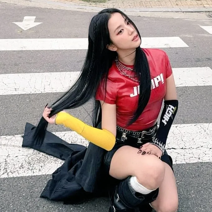 Foto aktivitas terbaru Jisoo (BLACKPINK)