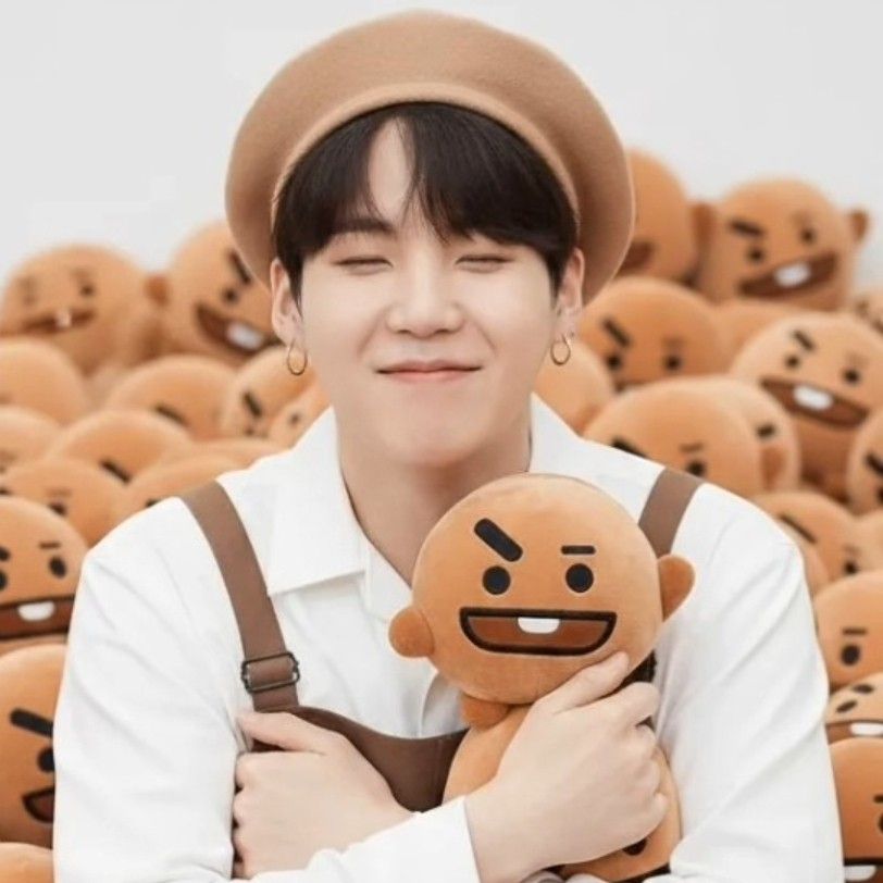 Foto aktivitas terbaru SUGA (BTS)