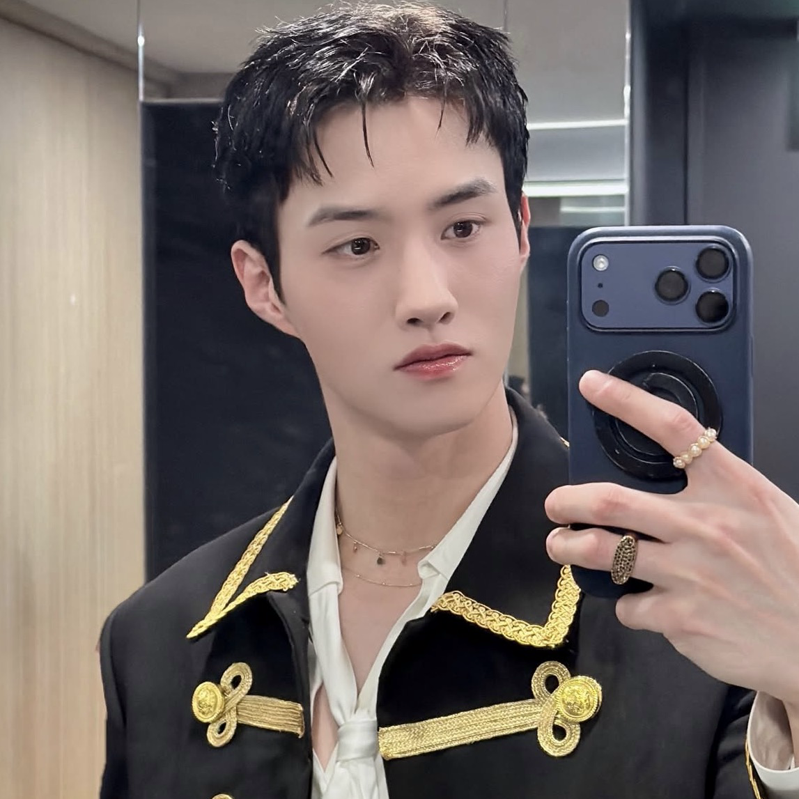 Behind-the-scenes cut of Yeoone (PENTAGON)