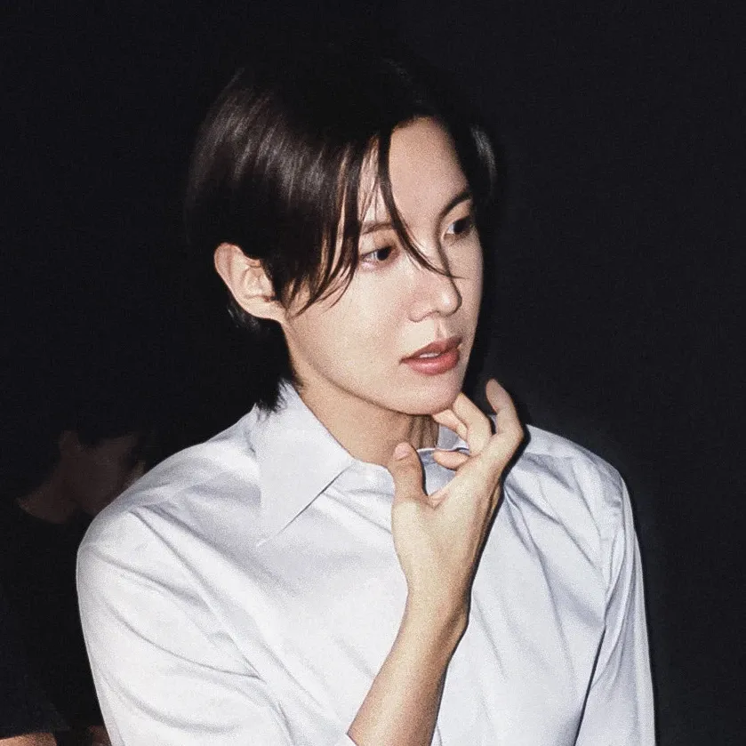 제이홉 (방탄소년단)의 최신 사진
