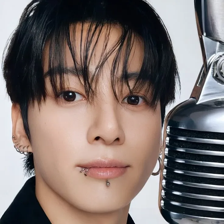 Foto aktivitas terbaru Jungkook (BTS)