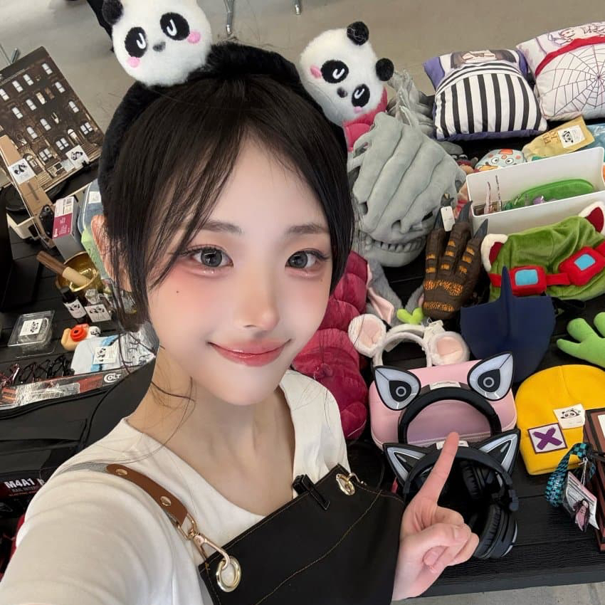 Behind-the-scenes cut of Hina (QWER)