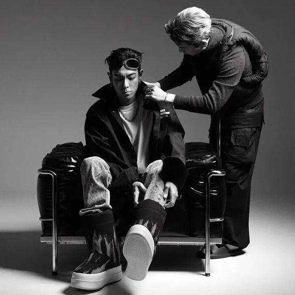 Signature photo of T.O.P capturing their charm