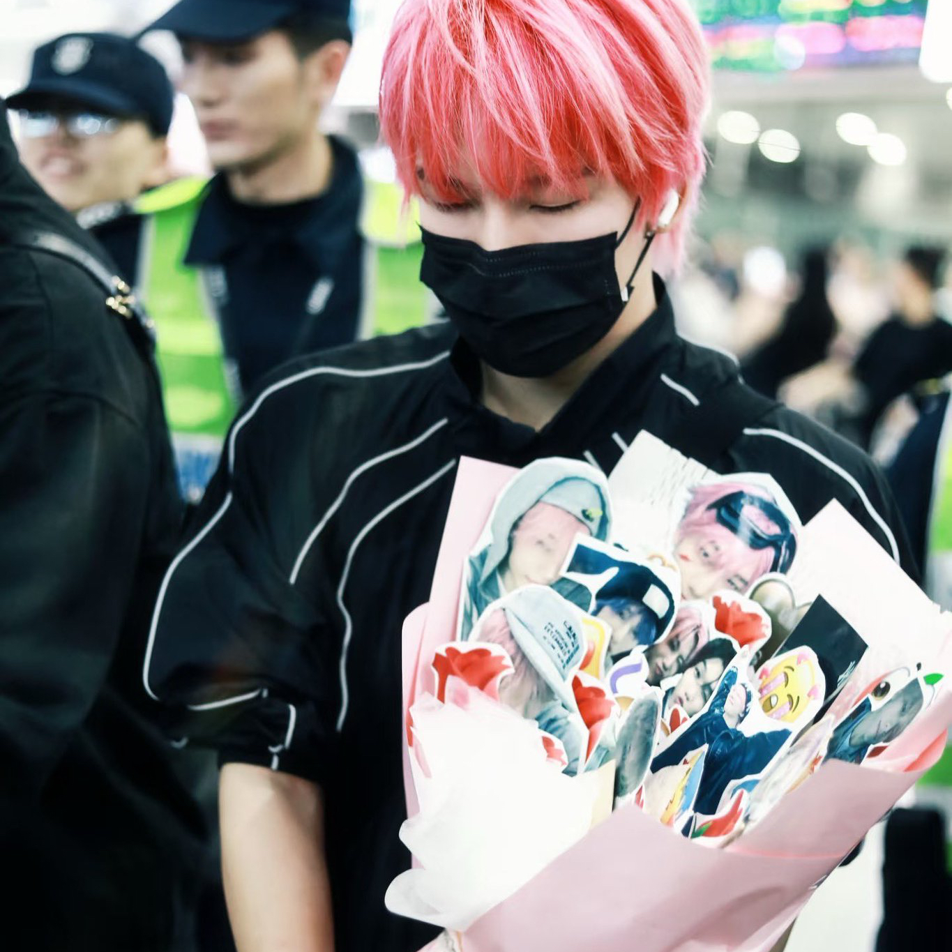 A moment captured by Li Zihao (MODYSSEY)'s fan