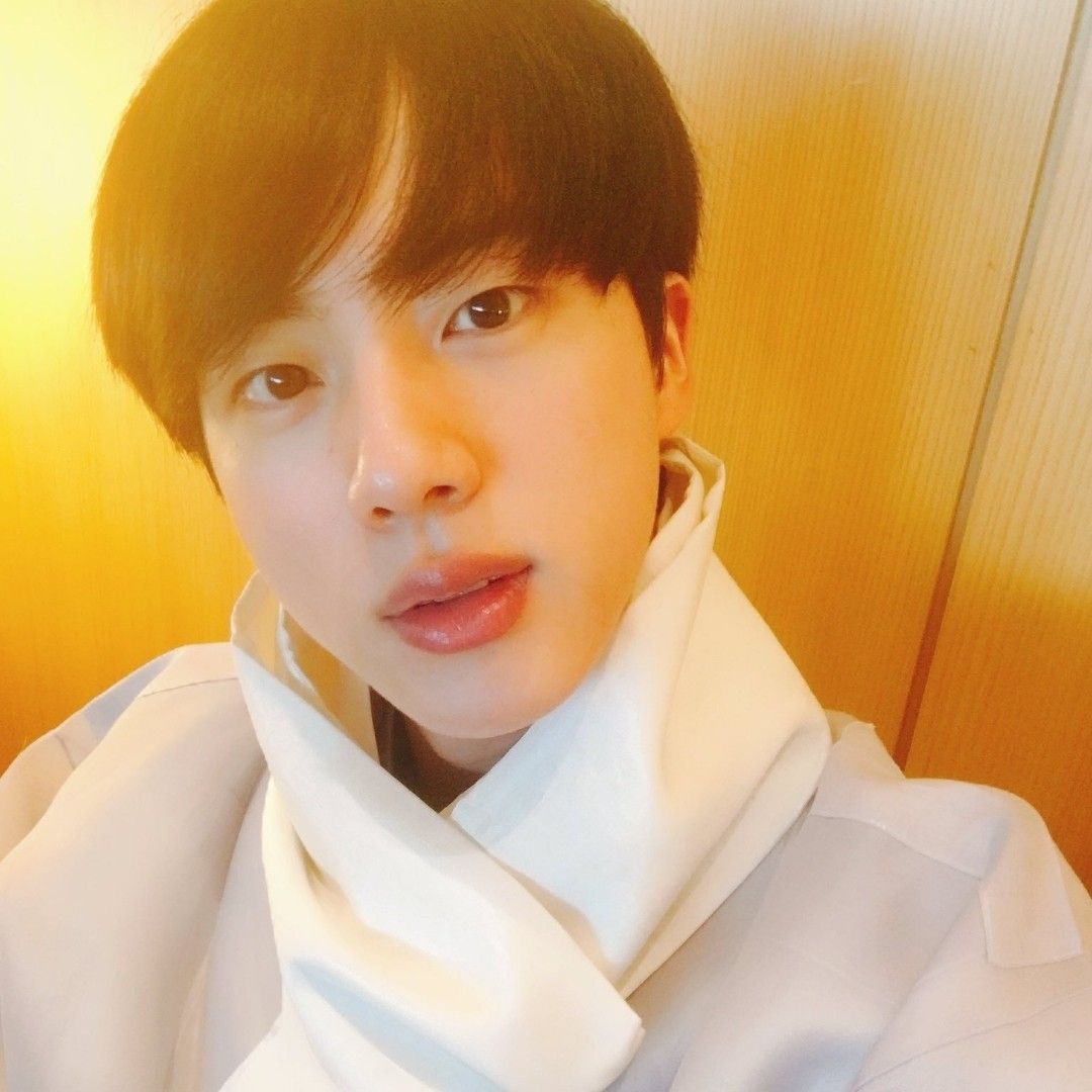 진 (방탄소년단)의 최신 사진