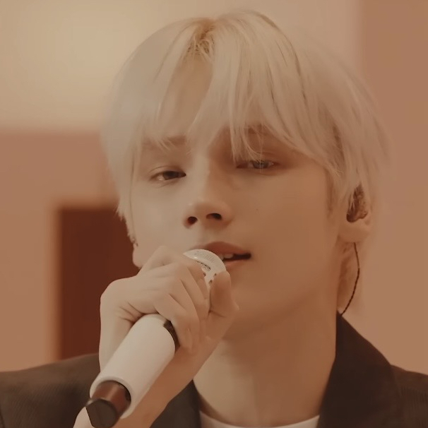 휴닝카이 (투모로우바이투게더)의 최신 사진