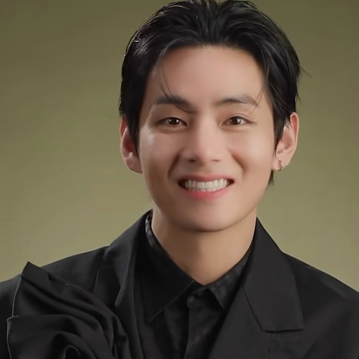 Foto aktivitas terbaru V (BTS)