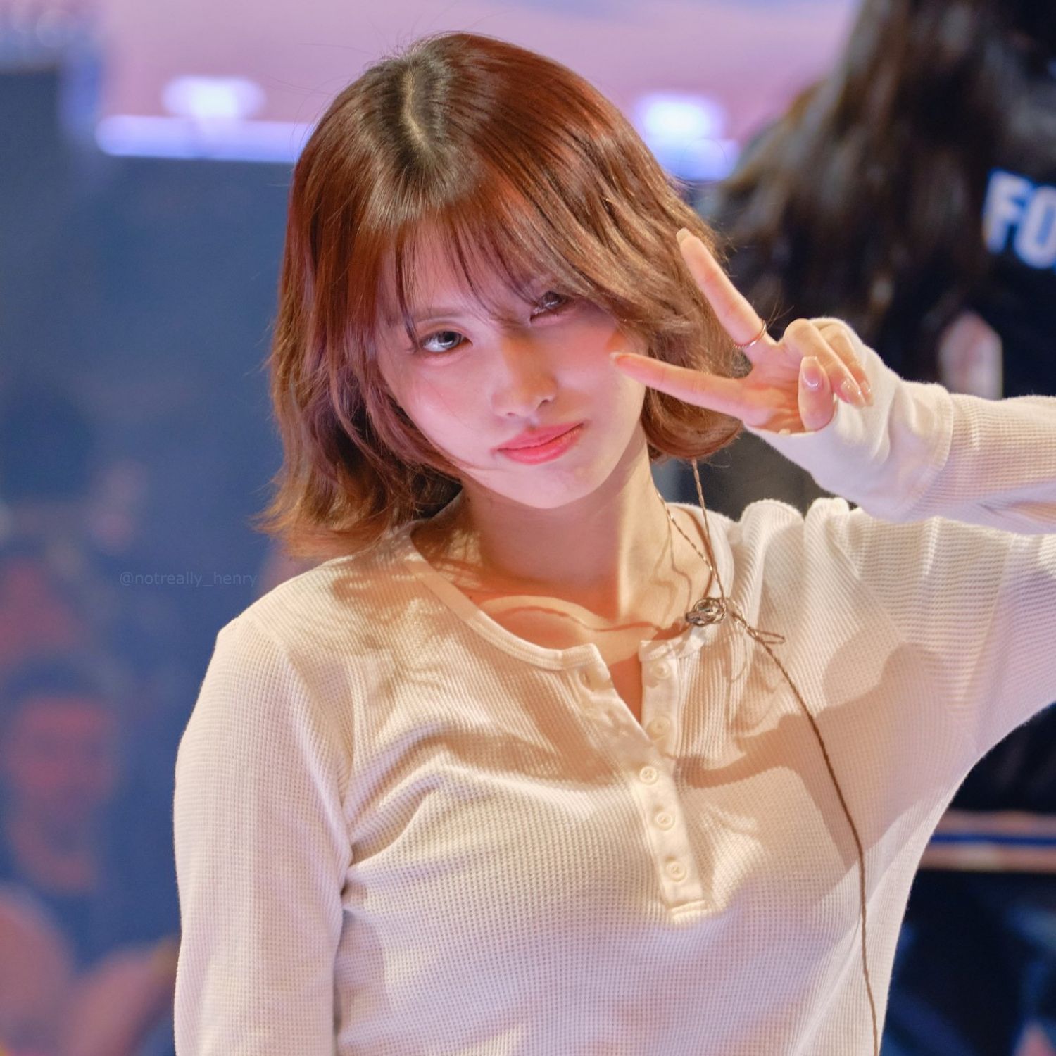 モモ (TWICE)の舞台裏ショット