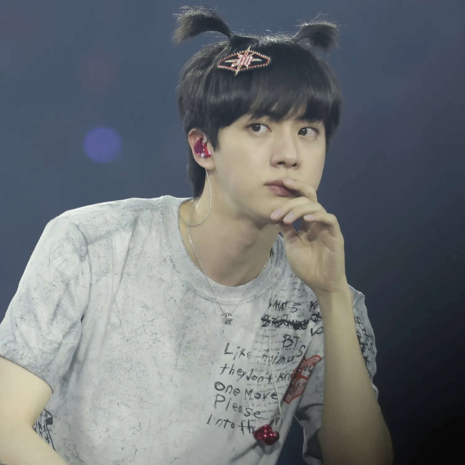 Foto aktivitas terbaru Jin (BTS)