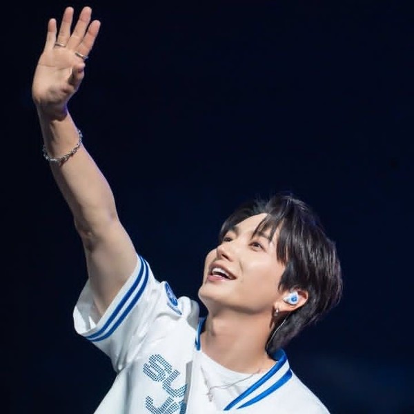 Signature photo of Leeteuk (Super Junior) capturing their charm