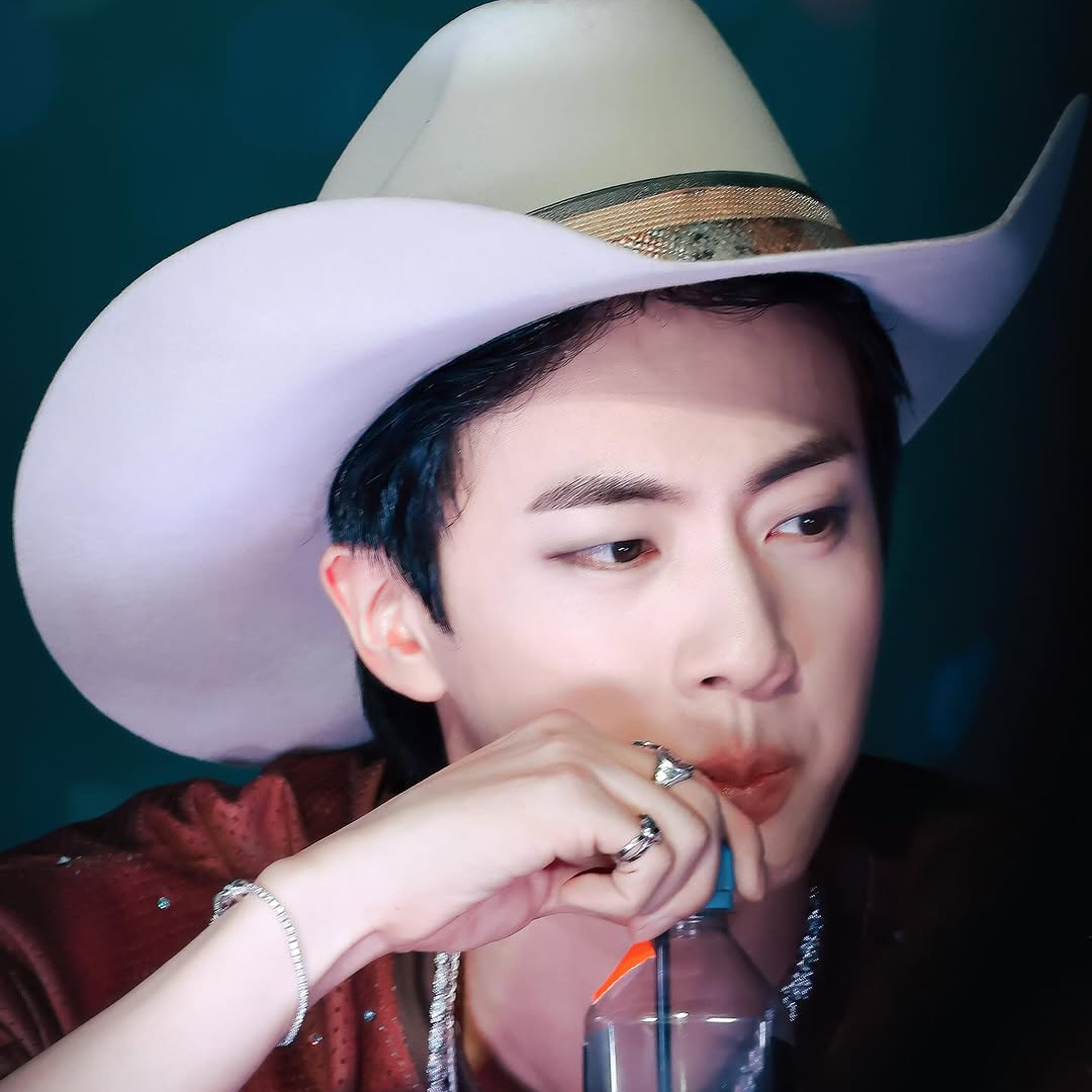 진 (방탄소년단) 최근 활동샷