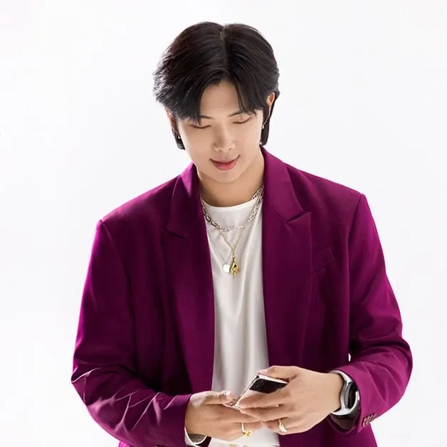 Behind-the-scenes cut of BTS