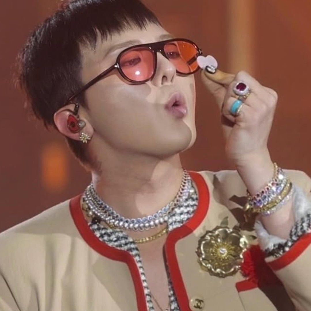 Behind-the-scenes cut of G-DRAGON (BIGBANG)