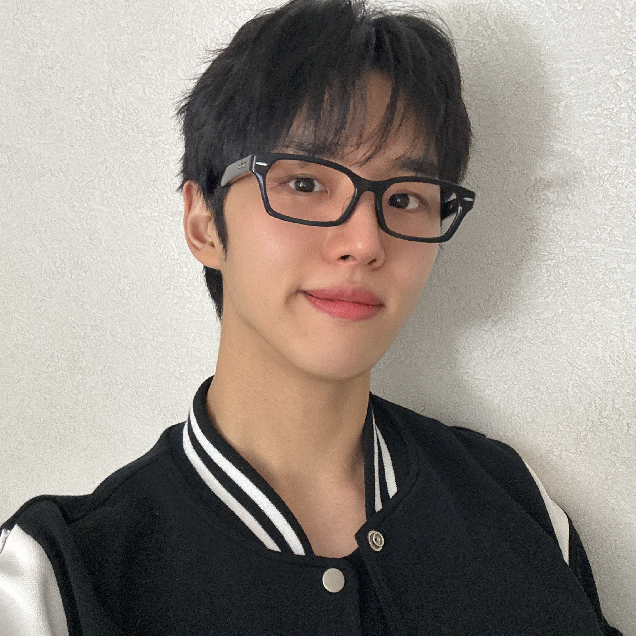 Recent activity shot of Hongseok (PENTAGON)