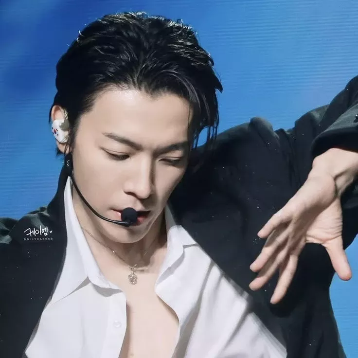 Momen yang diabadikan oleh penggemar Donghae (Super Junior)