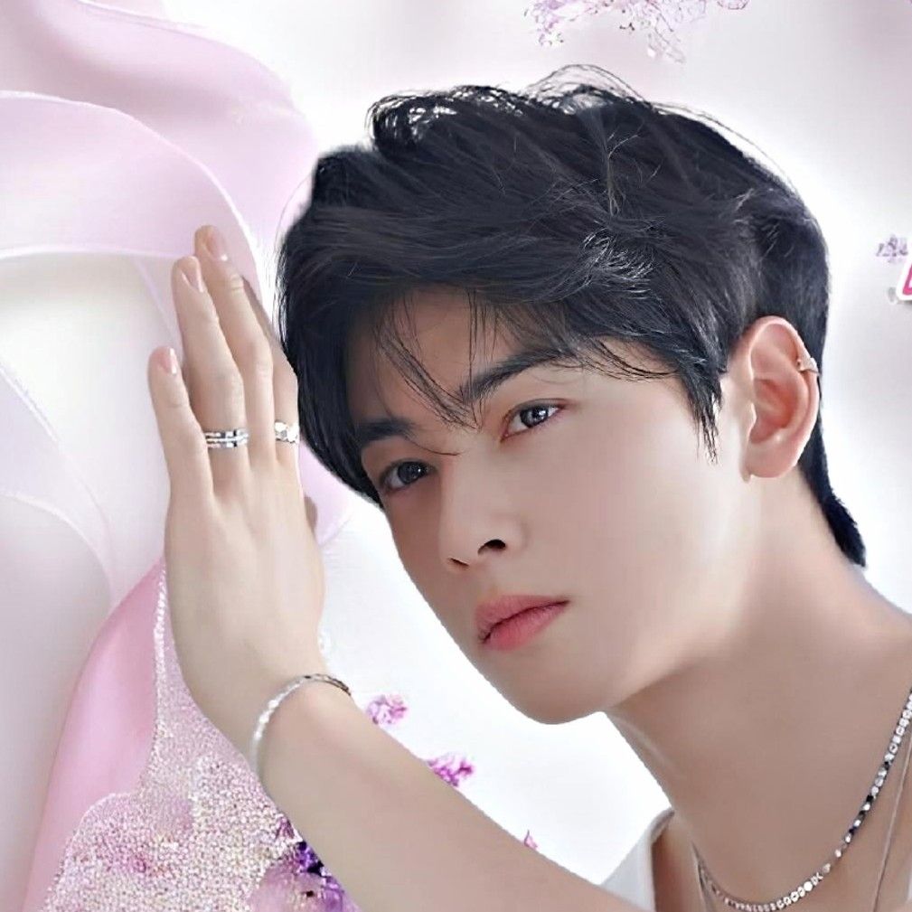 Recent activity shot of Eunwoo (ASTRO)